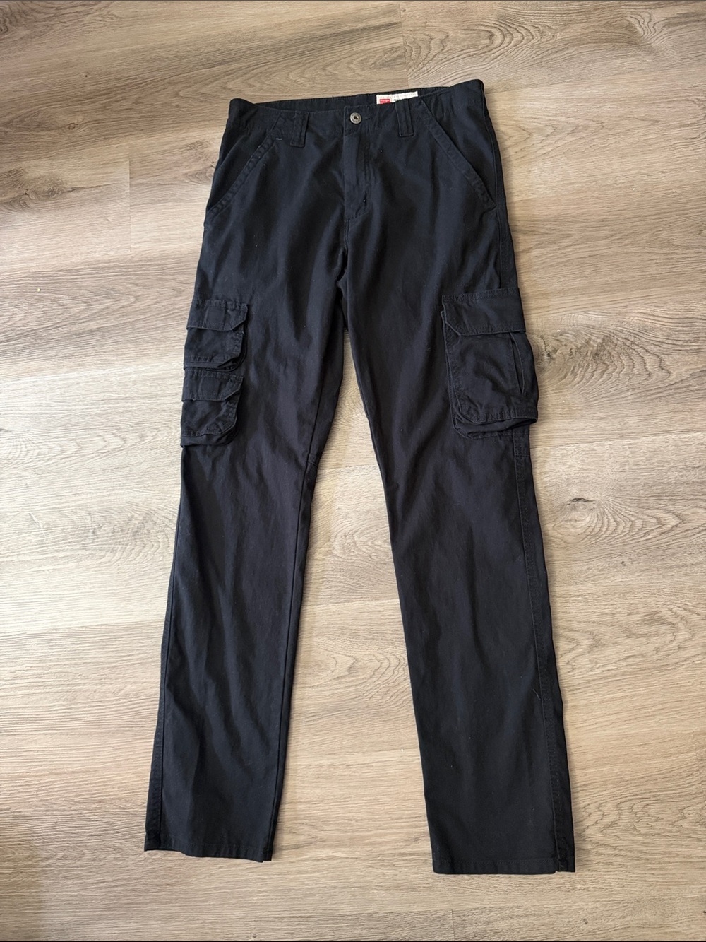 Wrangler Black Men's Cargo Pants with Multi-Pocket Design Size 30/32